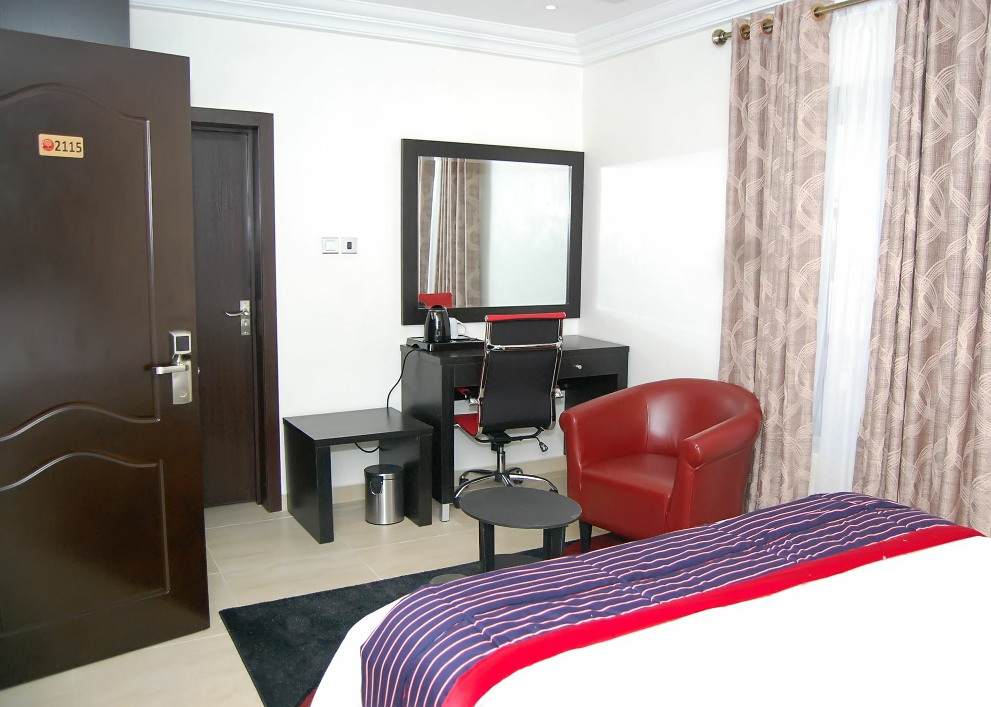 The Montrose Hotel Lekki Exterior photo