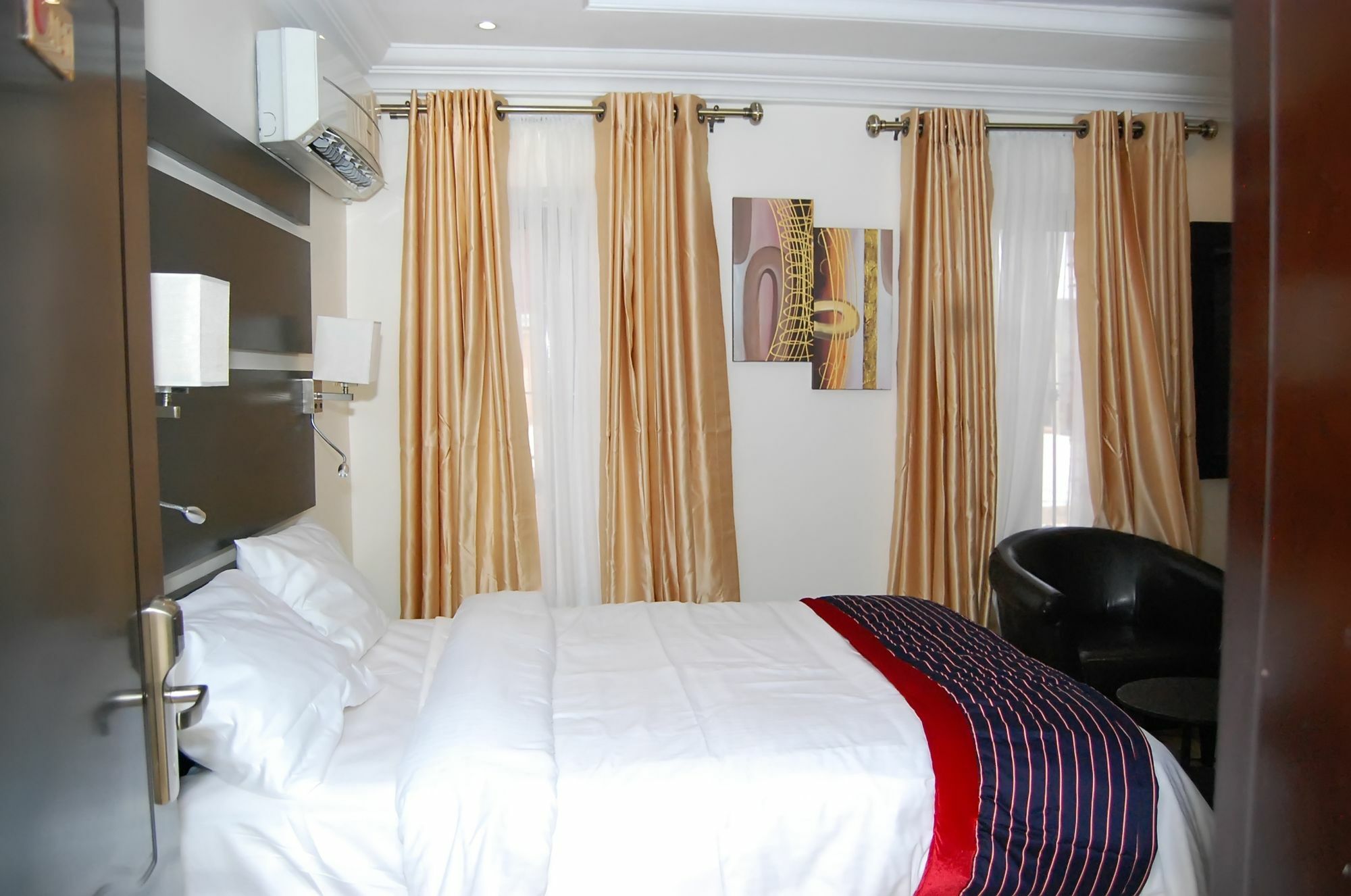 The Montrose Hotel Lekki Exterior photo