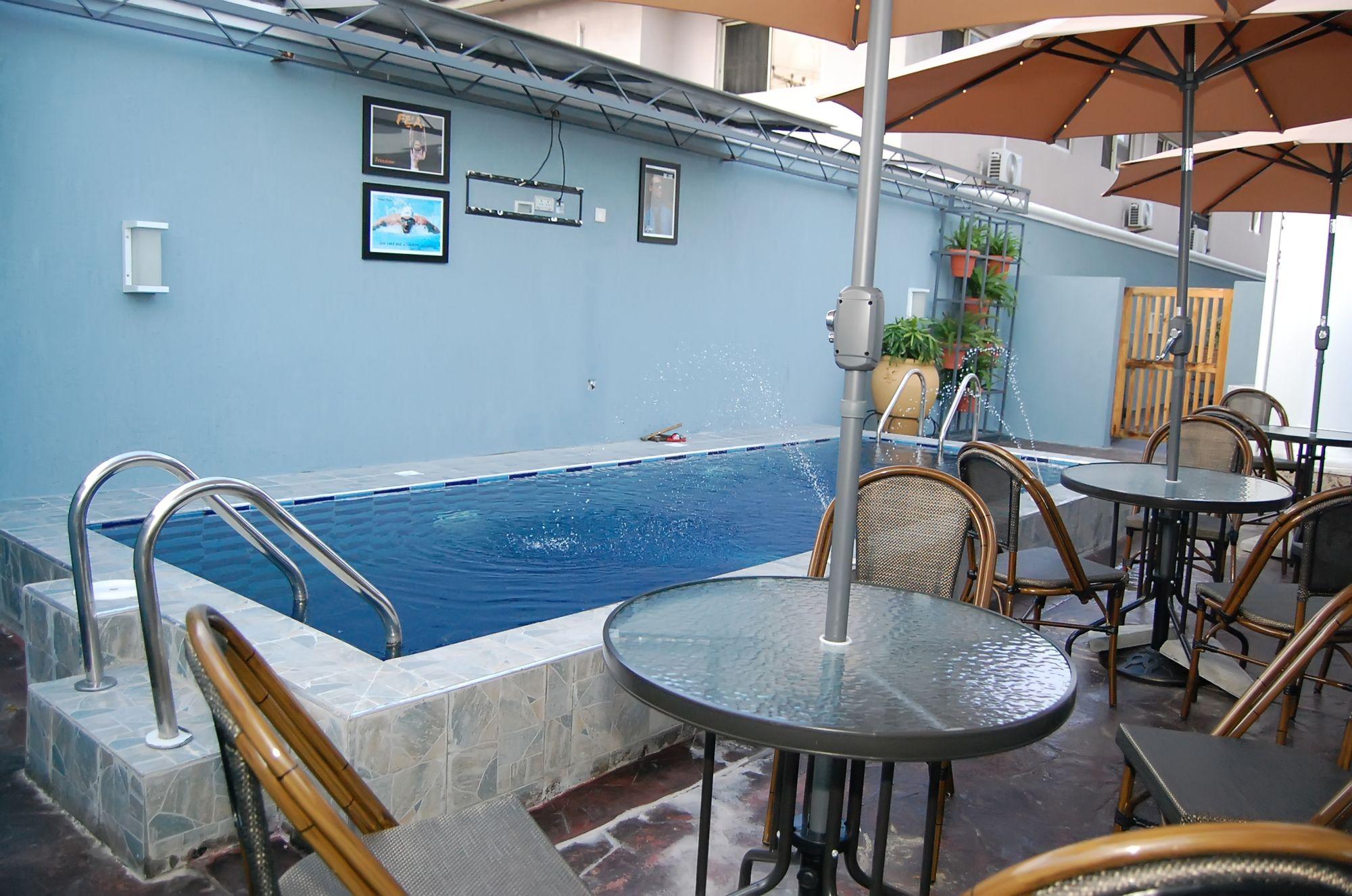 The Montrose Hotel Lekki Exterior photo